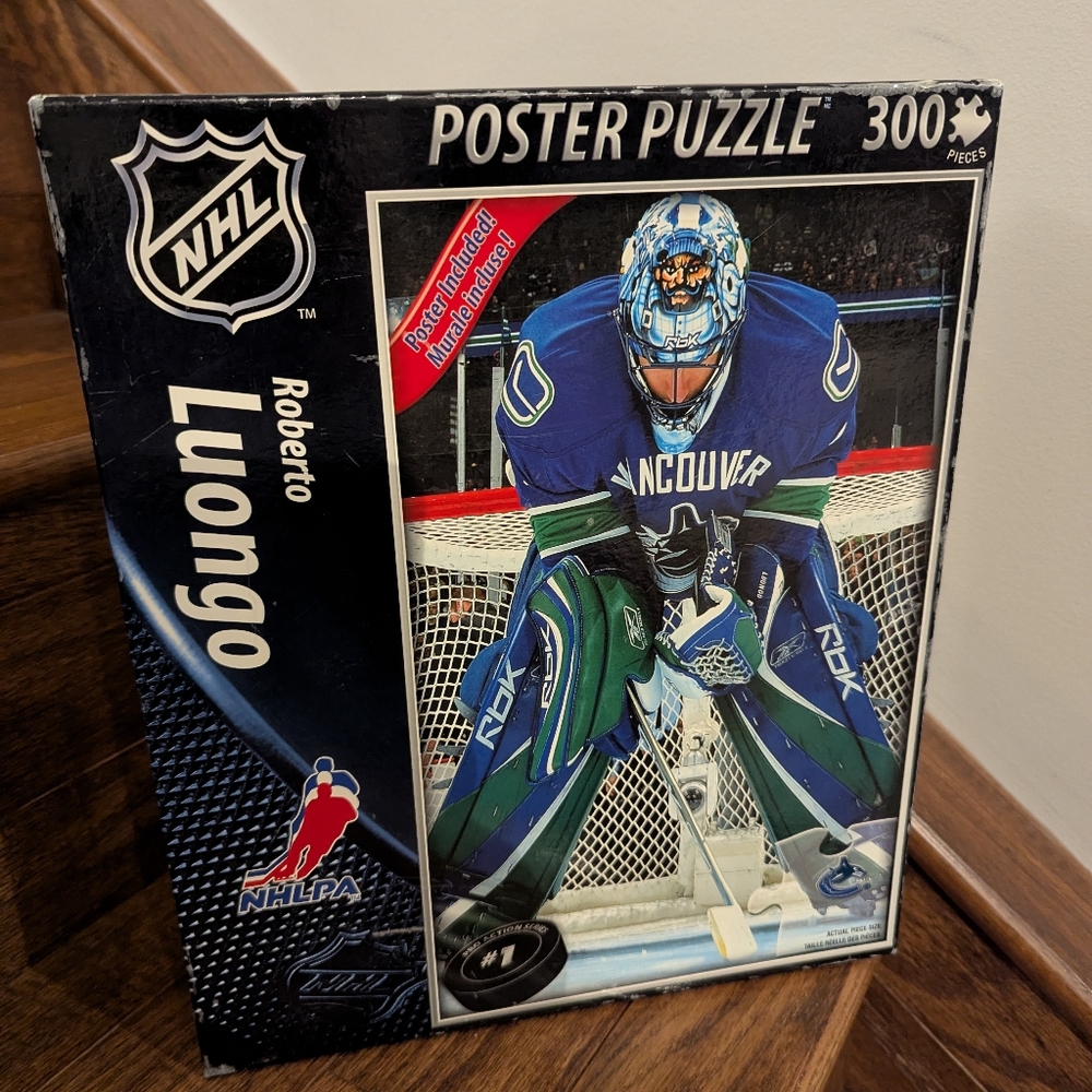 NHL Vancouver Canucks hockey puzzle & Poster Featuring Roberto Luongo New Sealed